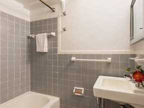 210 East 36th Street 11B, New York NY 10016