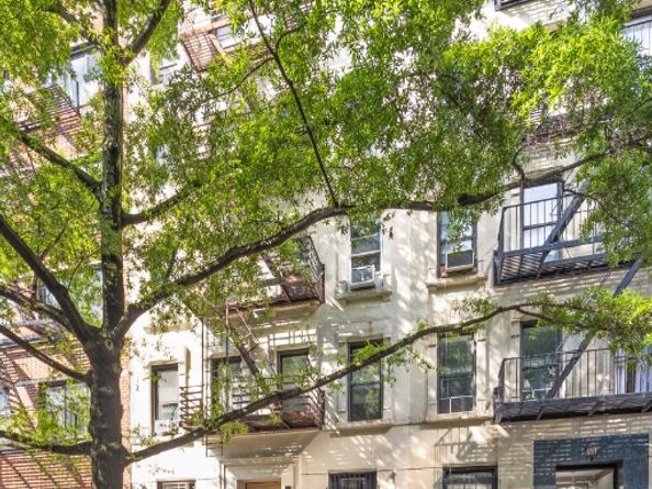 323 East 90th Street, New York NY 10128