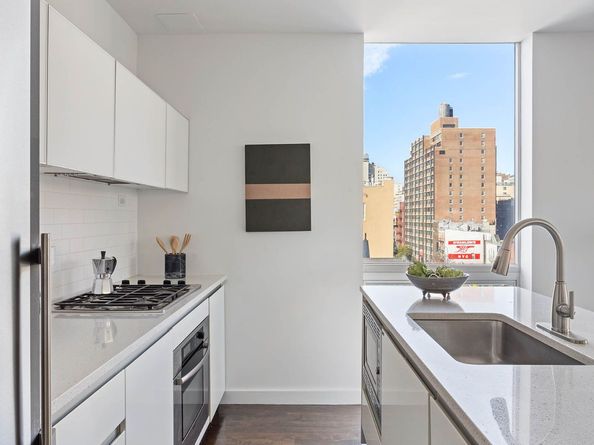 425 East 13th Street PHFG, New York NY 10009
