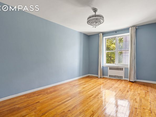 33-15 81st Street 4H, Queens NY 11372