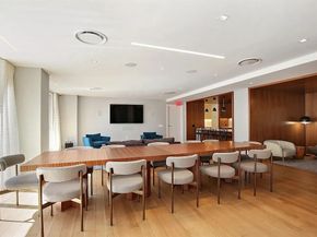 170 East 87th Street E14A, New York NY 10028