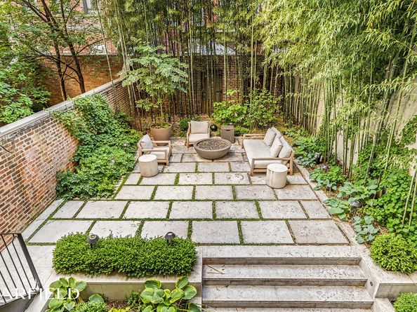 60 West 9th Street, New York NY 10011