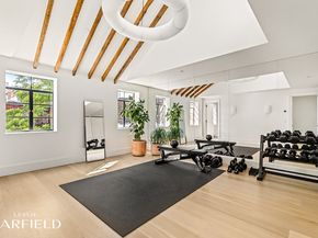 60 West 9th Street, New York NY 10011