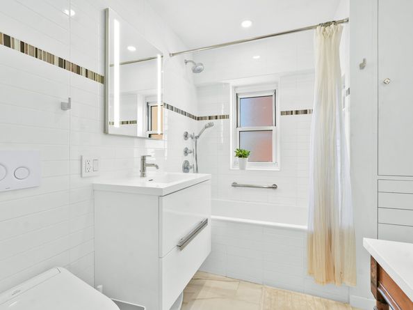 268 East Broadway A1706, New York NY 10002