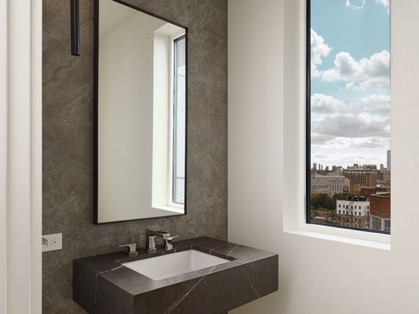 200 East 20th Street 16B, New York NY 10003