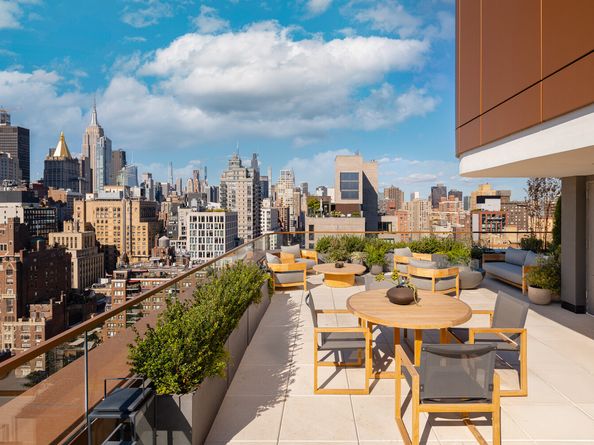 200 East 20th Street 16B, New York NY 10003