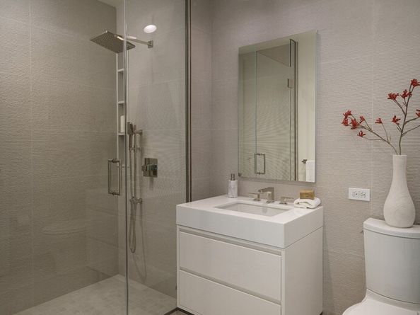 200 East 20th Street 16B, New York NY 10003