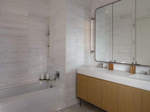 200 East 20th Street 16B, New York NY 10003