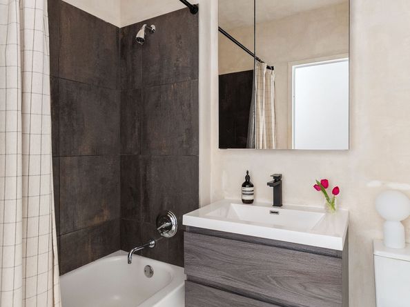 184 Kent Avenue B106, Brooklyn NY 11249