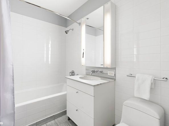 520 West 19th Street 6C, New York NY 10011
