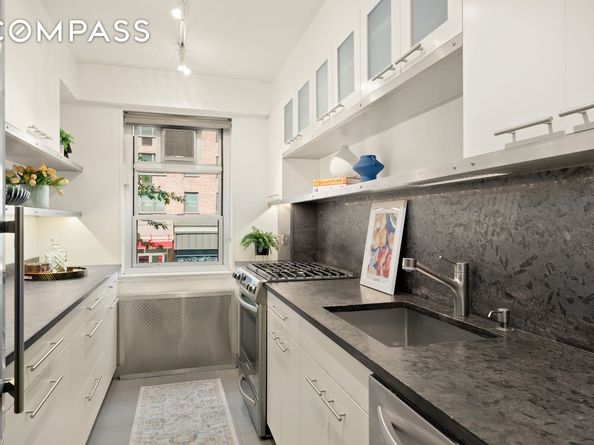 70 East 10th Street 2P, New York NY 10003