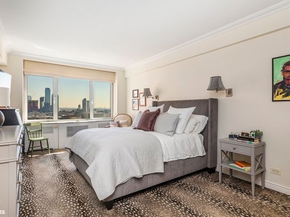 25 Sutton Place S 20J, New York NY 10022