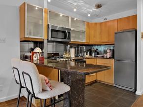 408 8th Avenue 8B, New York NY 10001
