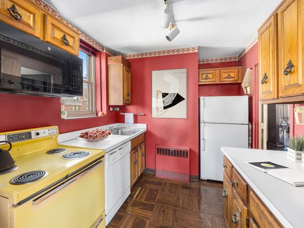 137 East 36th Street 15G, New York NY 10016