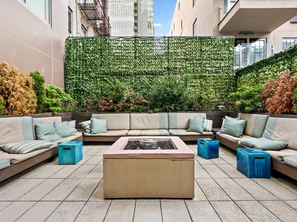 305 East 51st Street RU5H, New York NY 10022