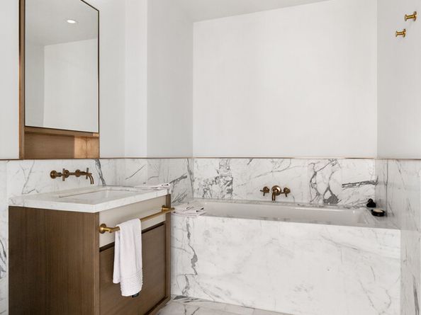 305 East 51st Street RU5H, New York NY 10022
