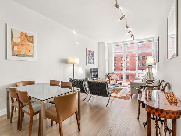 305 East 51st Street RU5H, New York NY 10022