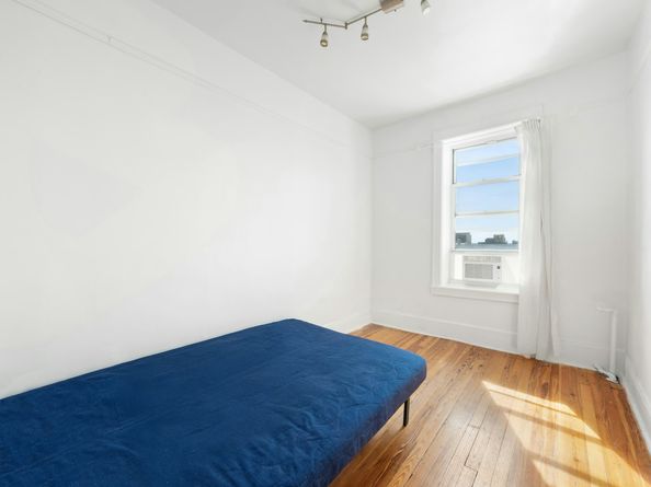 671 47th Street 3D, Brooklyn NY 11220