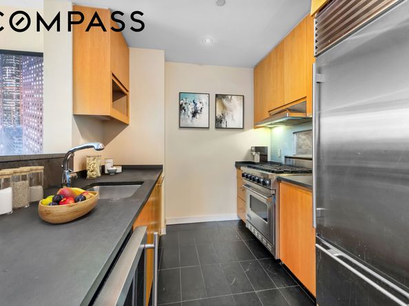 255 Hudson Street 10D, New York NY 10013