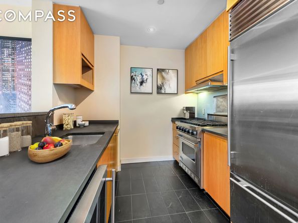 255 Hudson Street 10D, New York NY 10013