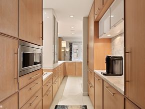 11 West 69th Street 6CD, New York NY 10023