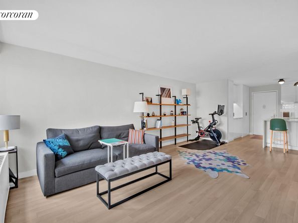 205 3rd Avenue 5V, New York NY 10003