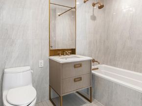 3 Court Square 2010, Queens NY 11101