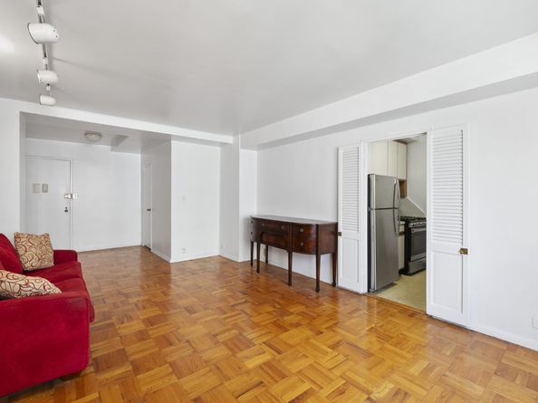 30 West 60th Street 10S, New York NY 10023