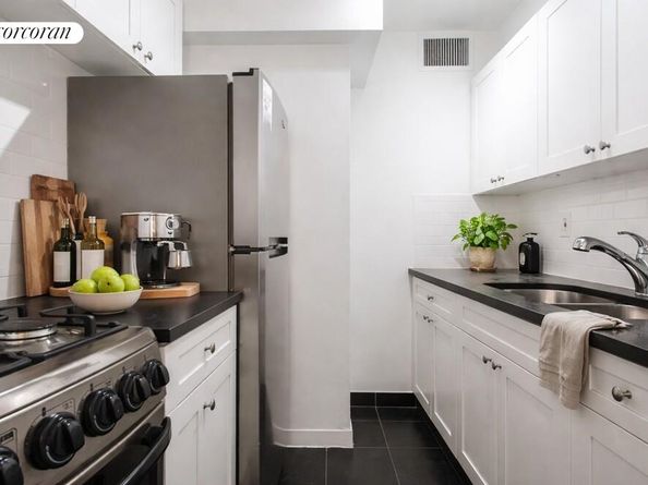 321 East 48th Street 2E, New York NY 10017