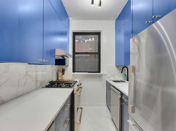 212 East 48th Street 2B, New York NY 10017