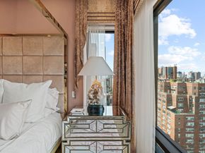 200 East 21st Street 19A, New York NY 10010