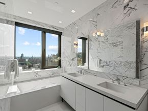 200 East 21st Street 19A, New York NY 10010