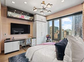 200 East 21st Street 19A, New York NY 10010