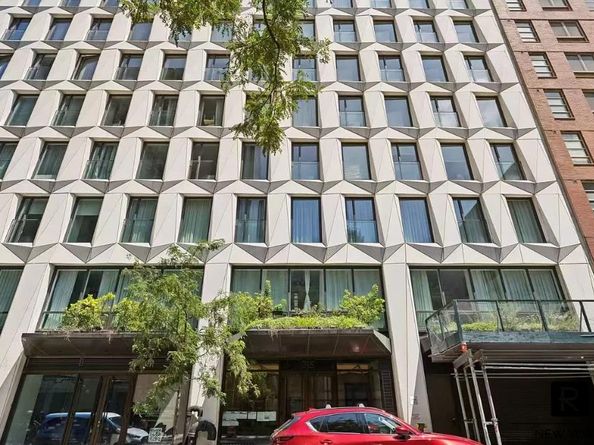 215 West 28th Street 6E, New York NY 10001