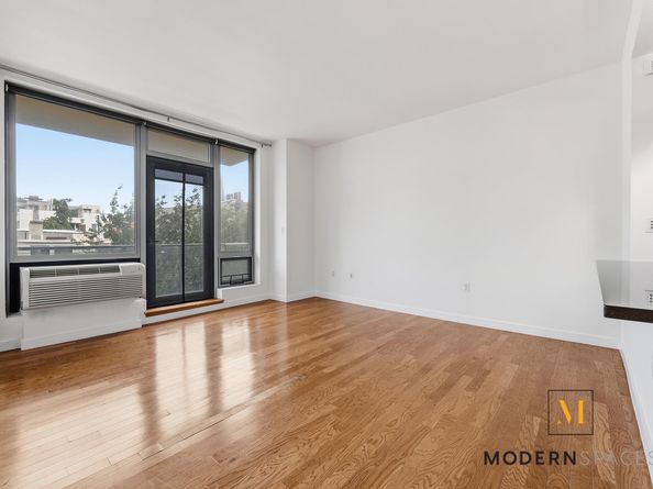 5-49 Borden Avenue 3H, Queens NY 11101