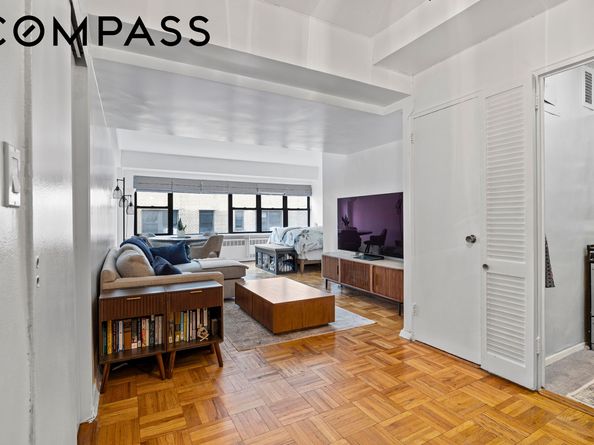 210 East 36th Street 10B, New York NY 10016