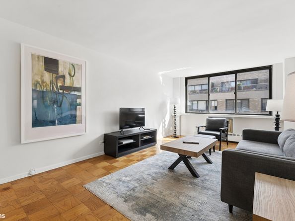 16 West 16th Street 14MN, New York NY 10011