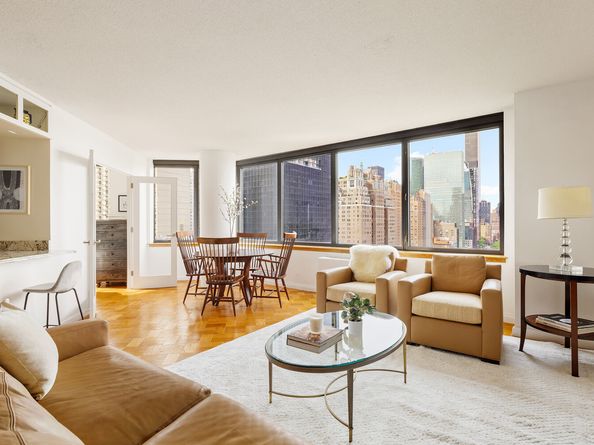 415 East 37th Street 21/J, New York NY 10016