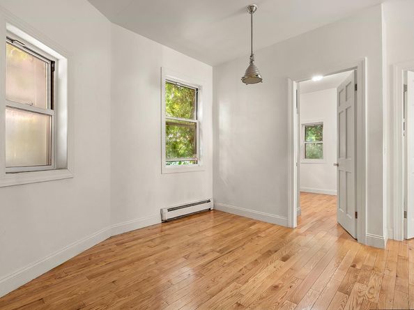 216 3rd Avenue, New York NY 10003