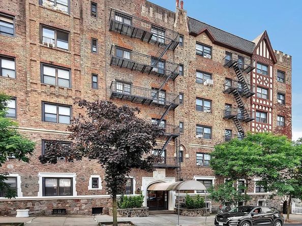 130 Bay Ridge Parkway 5F, Brooklyn NY 11209
