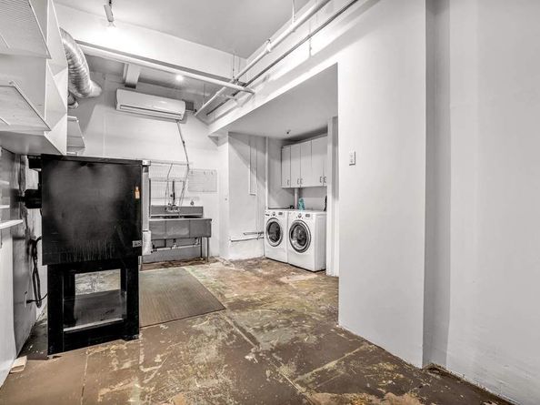 335 West 38th Street 11, New York NY 10018