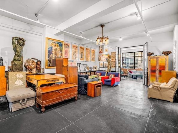 335 West 38th Street 11, New York NY 10018