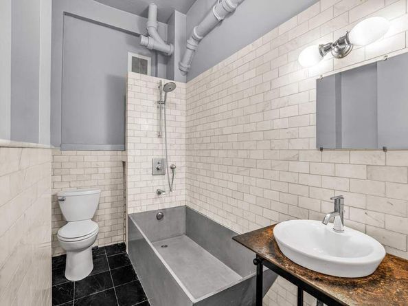 335 West 38th Street 11, New York NY 10018