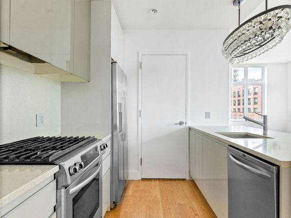 2-26 50th Avenue 10F, Queens NY 11101