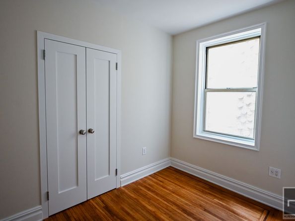 160 East 3rd Street 2F, New York NY 10009