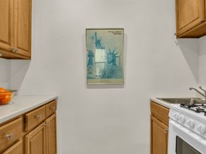 293 Riverside Drive 4B, New York NY 10025