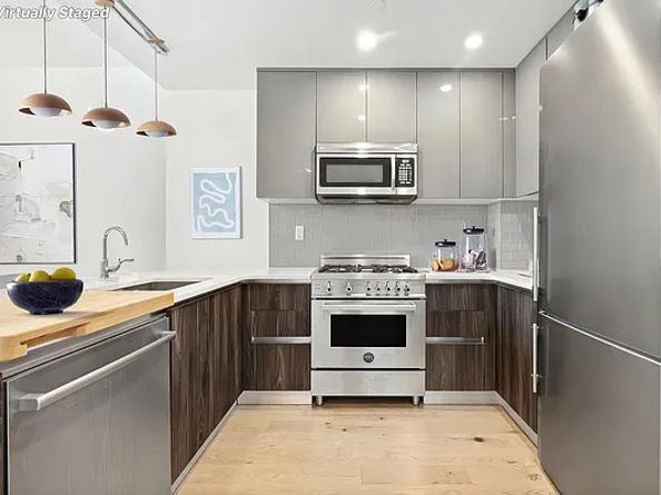 11-30 45th Road 4A, Queens NY 11101