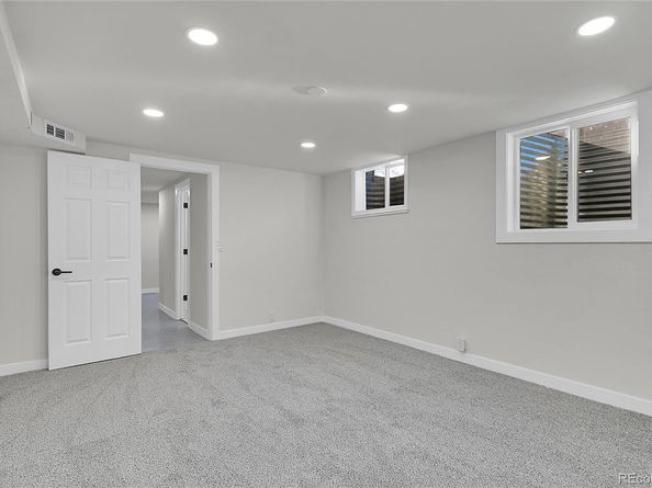 Undisclosed Address #1952428, Lakewood CO 80226