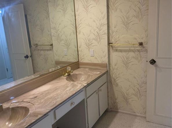 3511 S Hillcrest Drive 4, Denver CO 80237