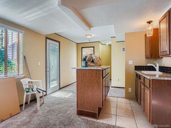 9404 W Hinsdale Place, Littleton CO 80128